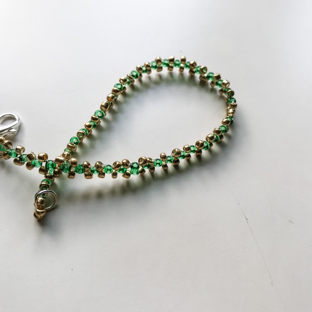 DIY HANDCRAFT BEADED BRACELET GOLD AND GREEN